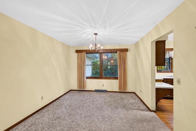 8199 N Riley Road, Verona, WI 53593