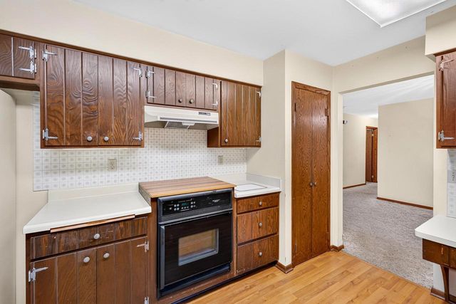 8199 N Riley Road, Verona, WI 53593
