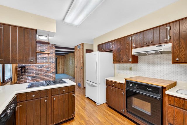 8199 N Riley Road, Verona, WI 53593