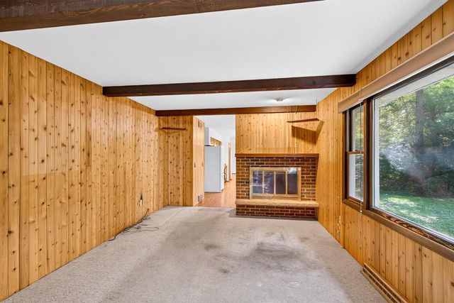 8199 N Riley Road, Verona, WI 53593