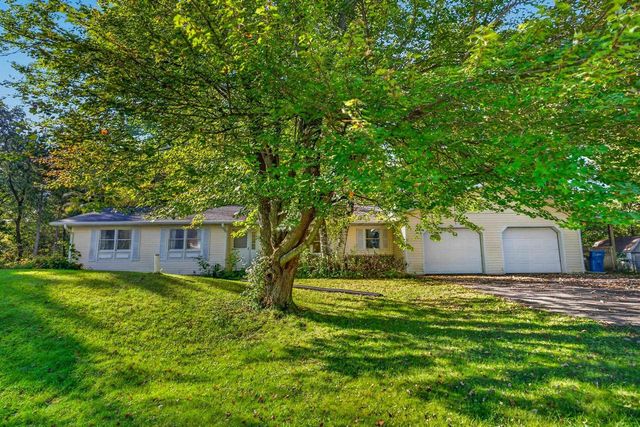 8199 N Riley Road, Verona, WI 53593