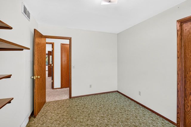 8199 N Riley Road, Verona, WI 53593