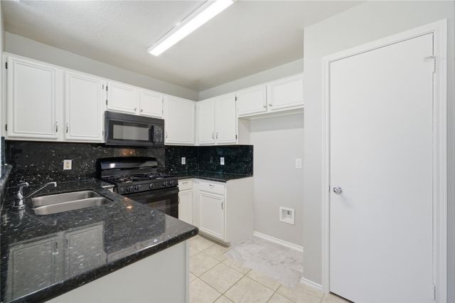 2034 Greenwest Drive, Missouri City, TX 77489