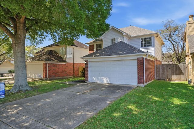 2034 Greenwest Drive, Missouri City, TX 77489