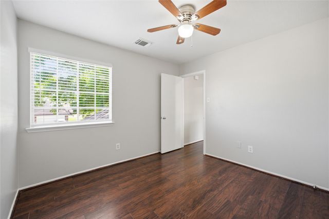 2034 Greenwest Drive, Missouri City, TX 77489