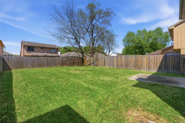 2034 Greenwest Drive, Missouri City, TX 77489