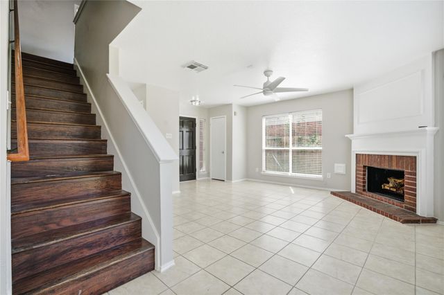 2034 Greenwest Drive, Missouri City, TX 77489