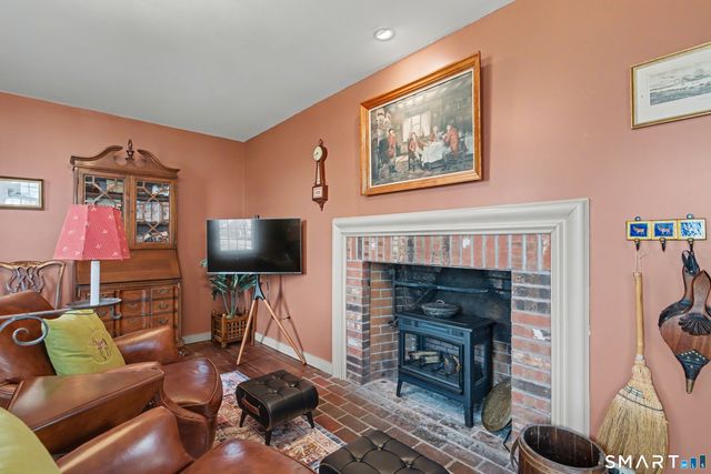 11 Smith Avenue, East Lyme, CT 06357