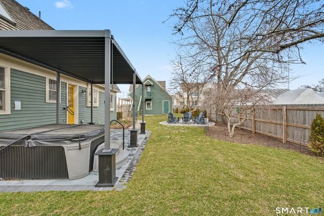 11 Smith Avenue, East Lyme, CT 06357