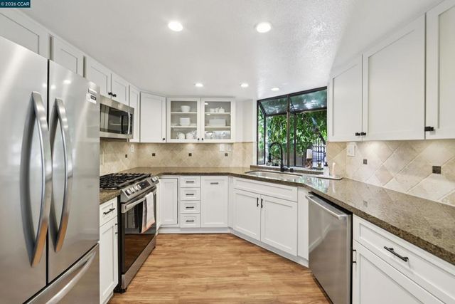 1164 Tiffany Ln, Pleasanton, CA 94566