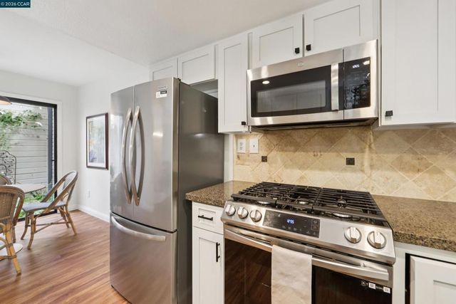 1164 Tiffany Ln, Pleasanton, CA 94566