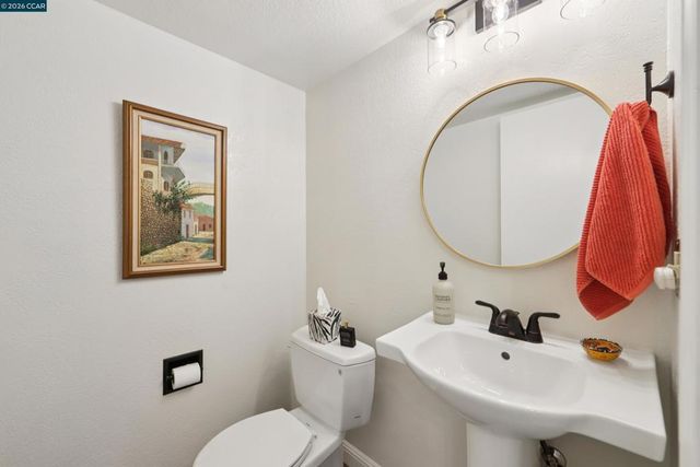 1164 Tiffany Ln, Pleasanton, CA 94566