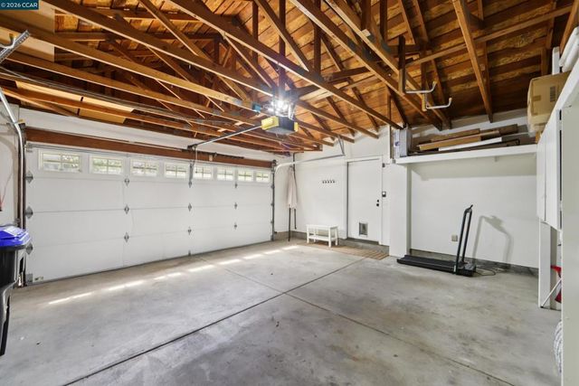 1164 Tiffany Ln, Pleasanton, CA 94566