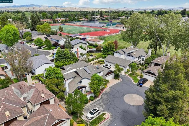 1164 Tiffany Ln, Pleasanton, CA 94566