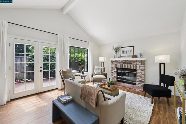 1164 Tiffany Ln, Pleasanton, CA 94566