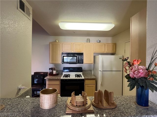 950 Seven Hills Drive 2425, Henderson, NV 89052