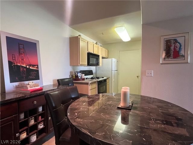 950 Seven Hills Drive 2425, Henderson, NV 89052