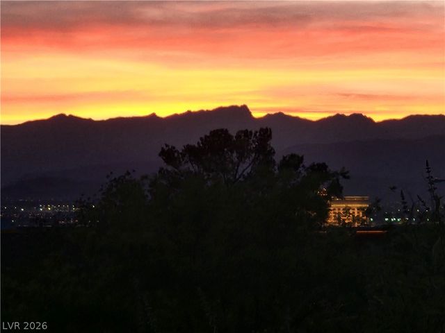 950 Seven Hills Drive 2425, Henderson, NV 89052