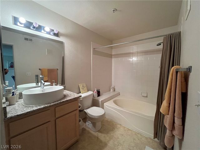 950 Seven Hills Drive 2425, Henderson, NV 89052