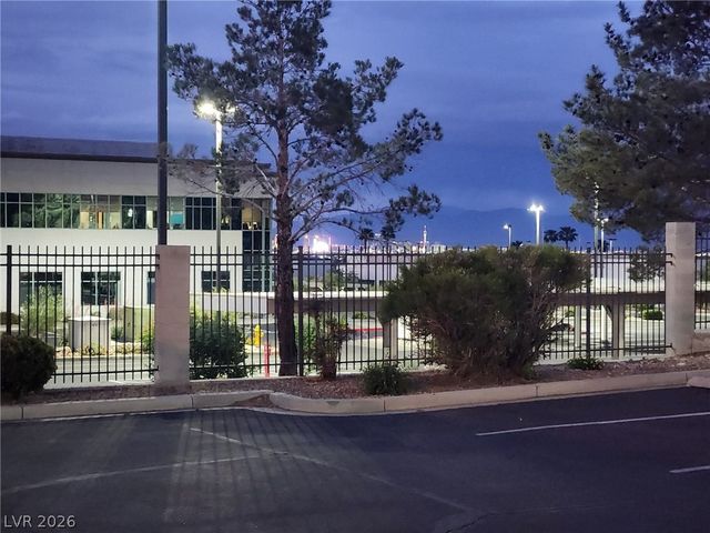 950 Seven Hills Drive 2425, Henderson, NV 89052