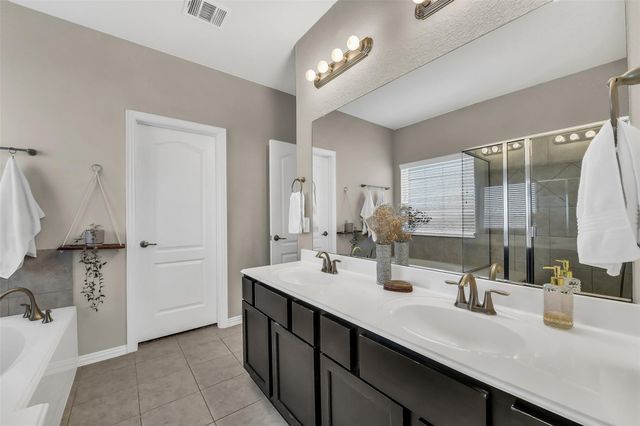 214 Brookwood Park Lane, Dickinson, TX 77539