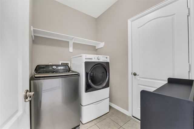 214 Brookwood Park Lane, Dickinson, TX 77539