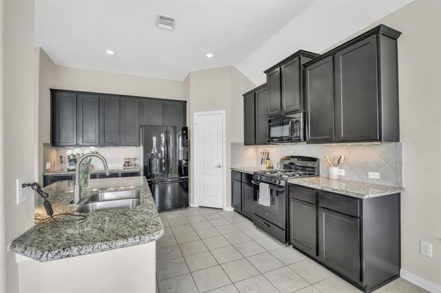 214 Brookwood Park Lane, Dickinson, TX 77539