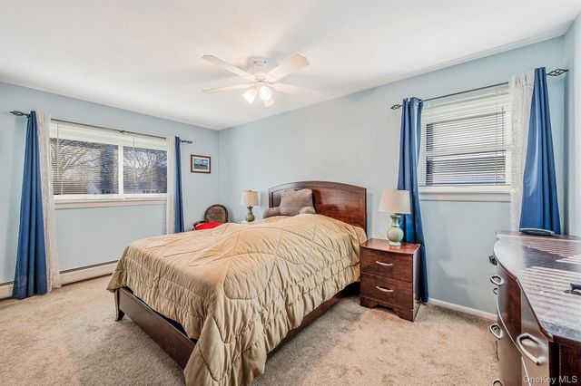 14 Harp Lane, Sayville, NY 11782