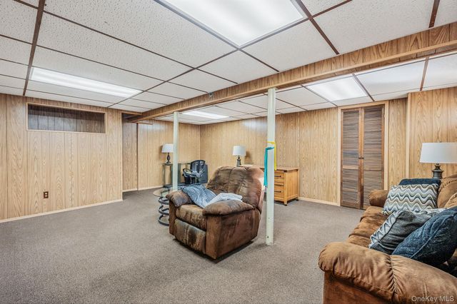 14 Harp Lane, Sayville, NY 11782