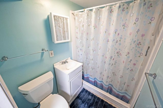 14 Harp Lane, Sayville, NY 11782