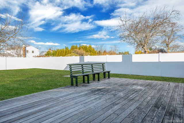 14 Harp Lane, Sayville, NY 11782