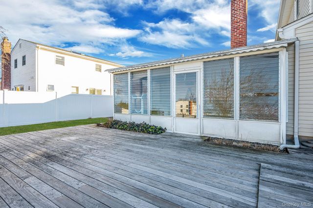 14 Harp Lane, Sayville, NY 11782