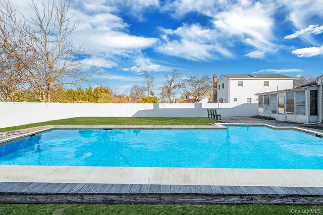 14 Harp Lane, Sayville, NY 11782