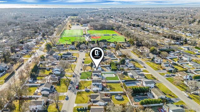 14 Harp Lane, Sayville, NY 11782