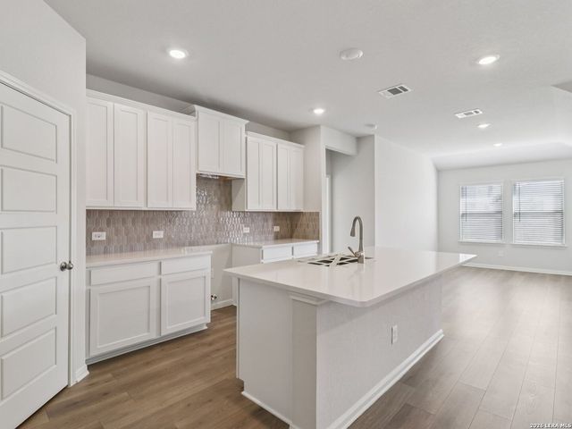 1243 NIKOS HOLW, San Antonio, TX 78245
