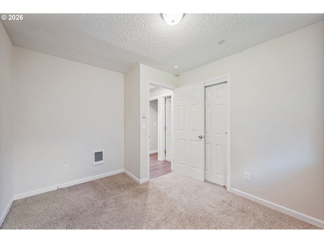 123 HARYU Rd, Longview, WA 98632