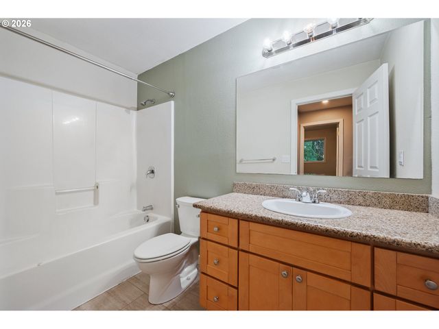 123 HARYU Rd, Longview, WA 98632