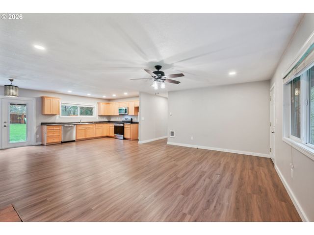 123 HARYU Rd, Longview, WA 98632