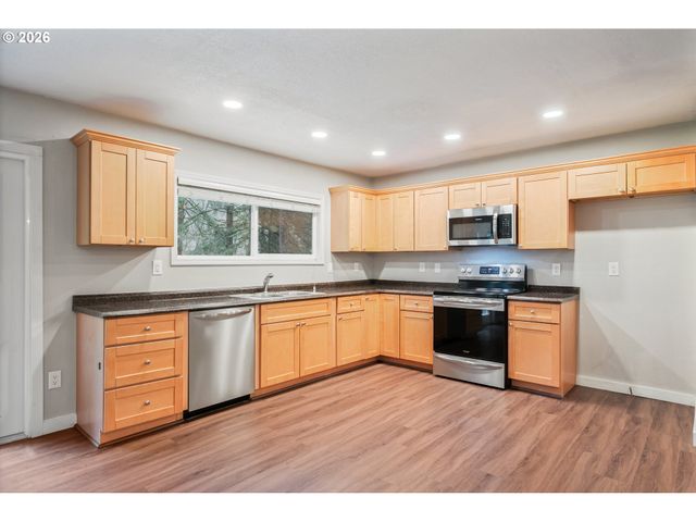 123 HARYU Rd, Longview, WA 98632