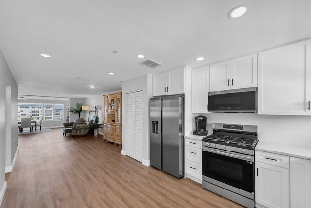 6025 SHORE BOULEVARD S 405, Gulfport, FL 33707