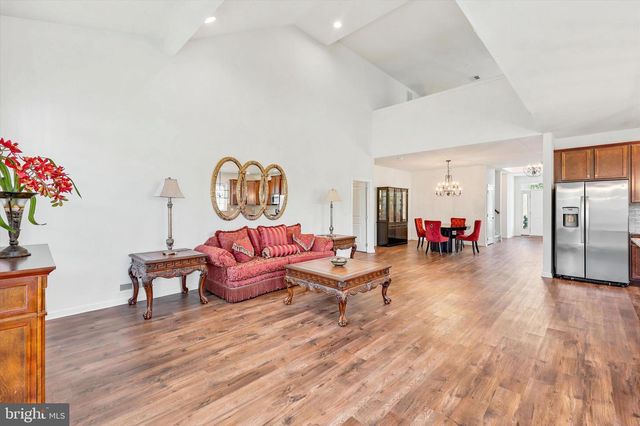 3780 DORCHESTER DR, Williamstown, NJ 08094