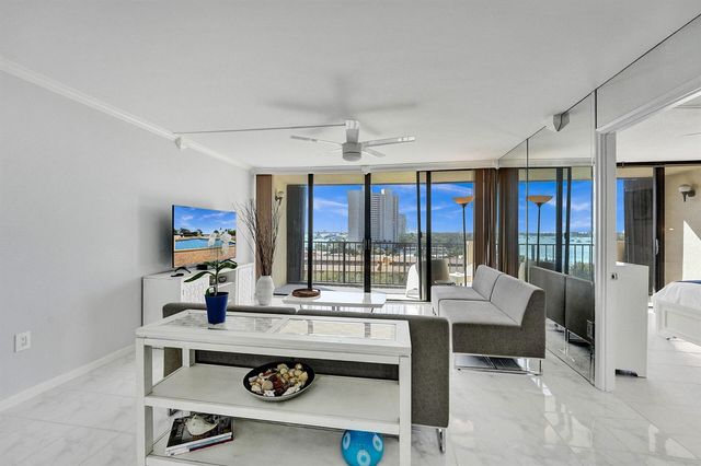 5600 N Flagler Drive 805, West Palm Beach, FL 33407