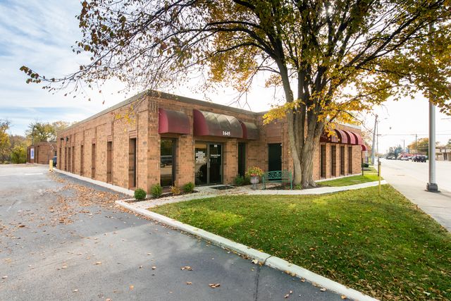 1645 S River Road 19, Des Plaines, IL 60018