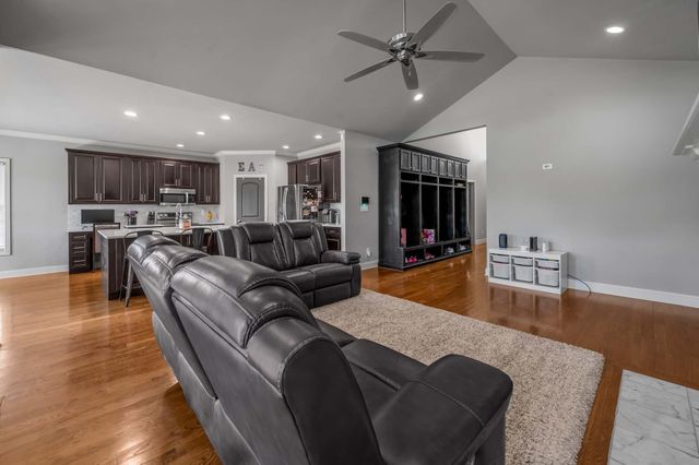 108 Dove Run Circle, Georgetown, KY 40324