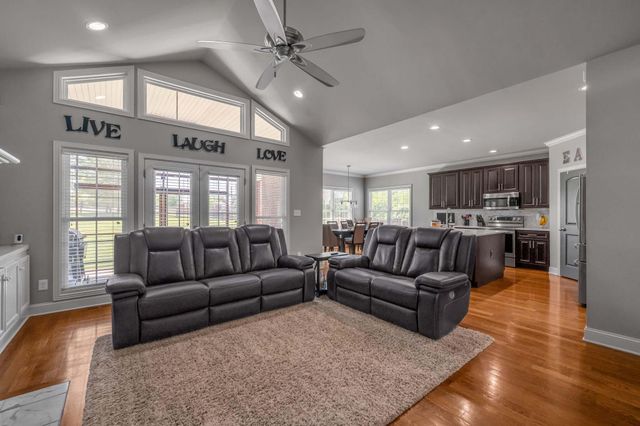 108 Dove Run Circle, Georgetown, KY 40324