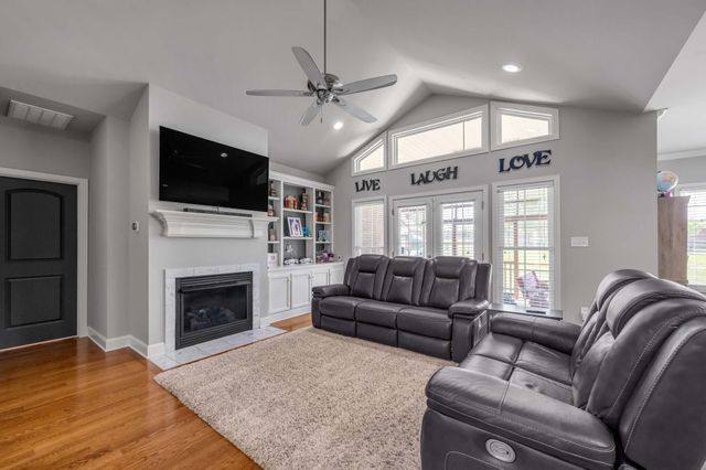 108 Dove Run Circle, Georgetown, KY 40324