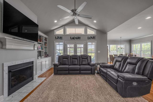108 Dove Run Circle, Georgetown, KY 40324