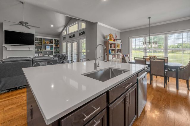 108 Dove Run Circle, Georgetown, KY 40324