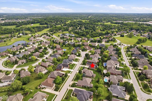 2937 Abbotsbury Court, Greenwood, IN 46143