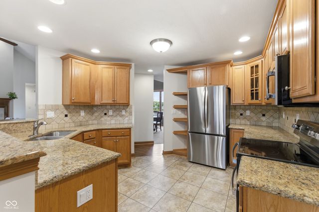 2937 Abbotsbury Court, Greenwood, IN 46143